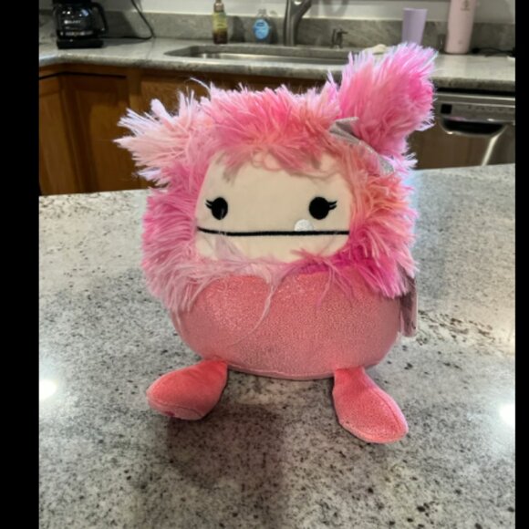New Squishmallow-Caparinne - Picture 1 of 3